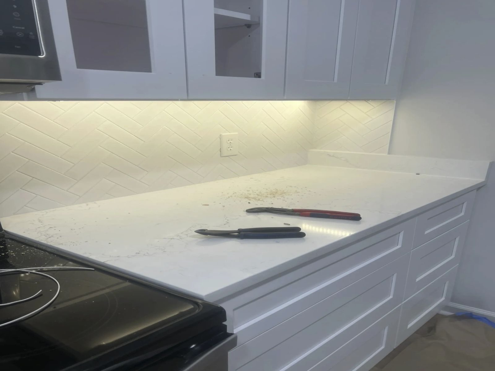 Kitchen counter with under-cabinet lighting